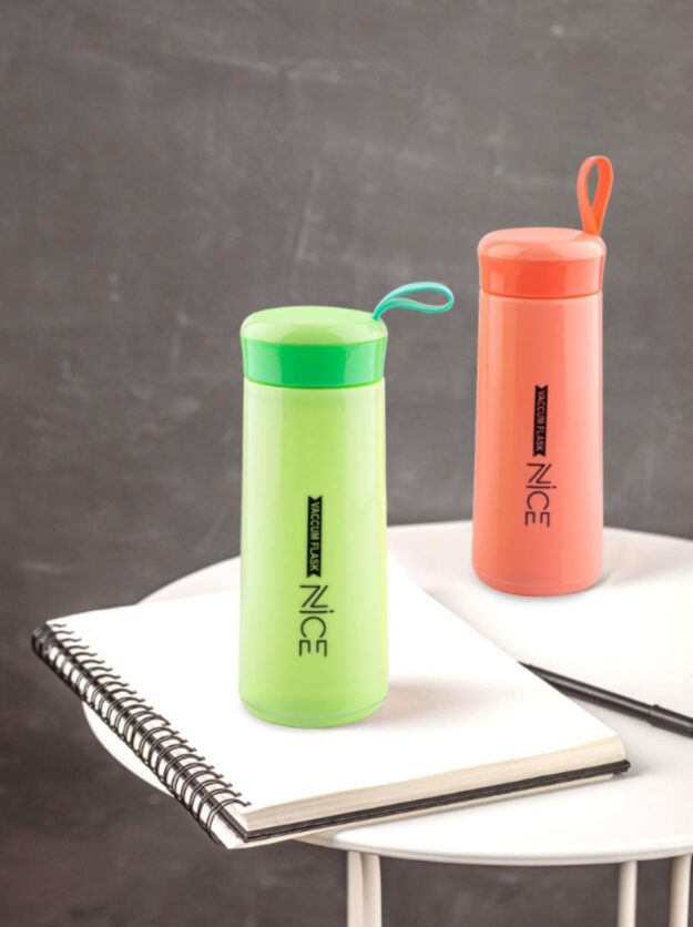 Portable 18cm insulated bottle with a stylish carry loop.
